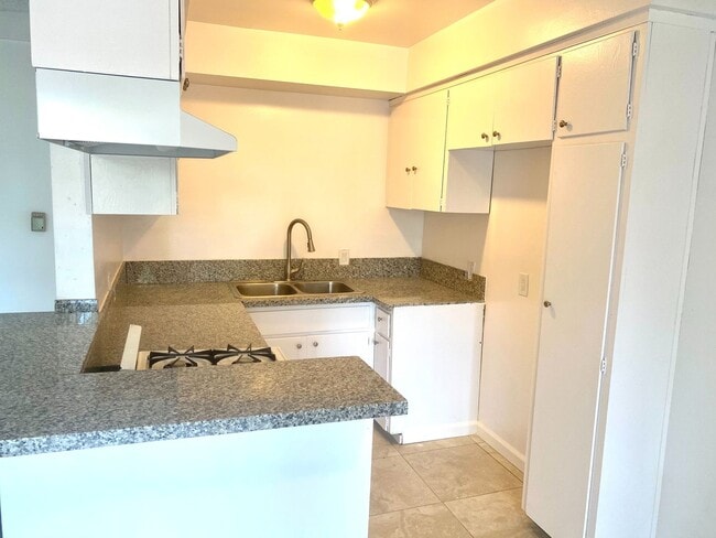 Photo - 14109 Hatteras St Unidad 08