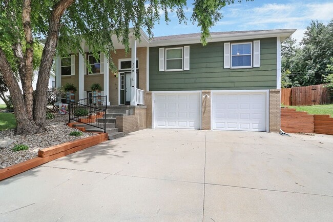 Photo - Spacious Home for Rent!