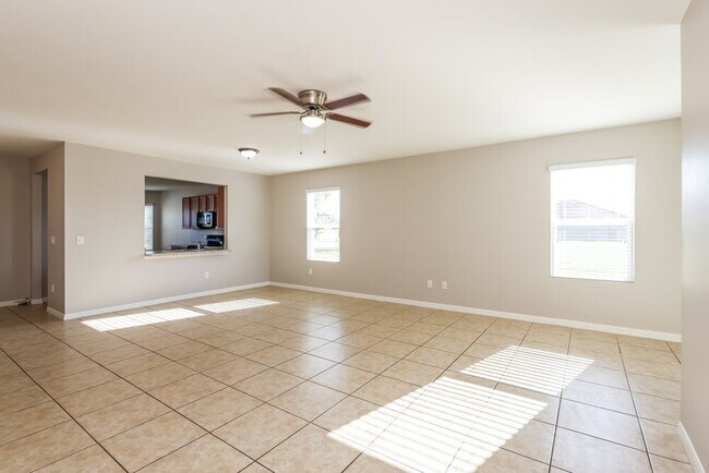 Photo - 320 SE 3rd St