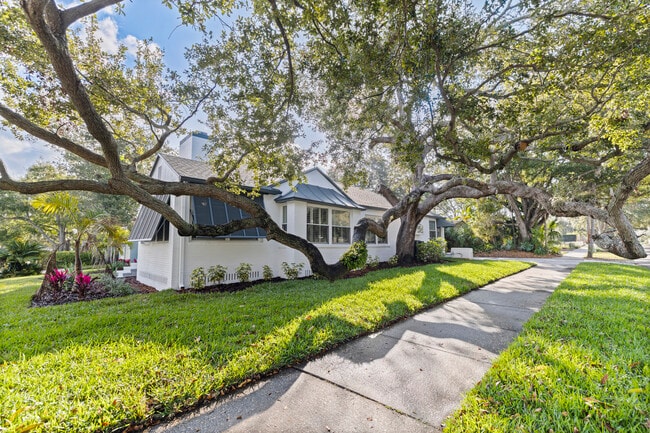 Photo - 106 25th Ave NE