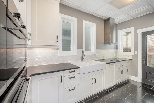 Photo - 2006 Breen St