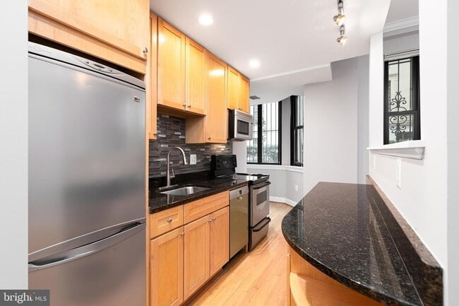 Building Photo - 1701 16th St NW Unit 123 Rental