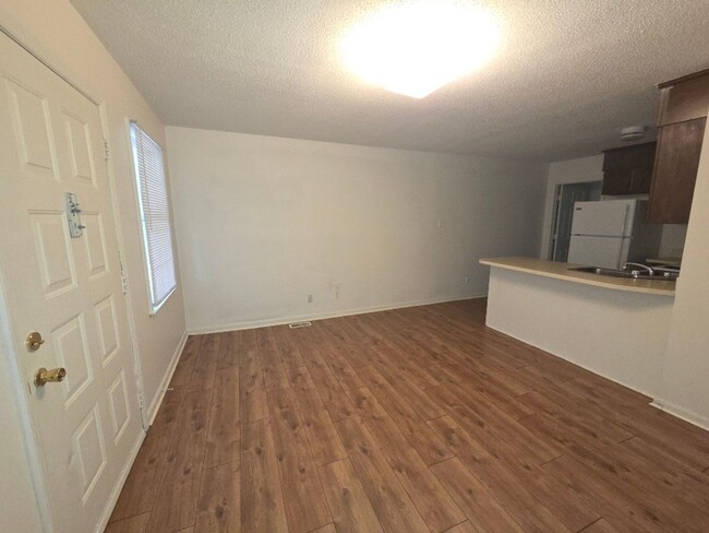 Photo - 200 S Linwood Ave Unit Apt D