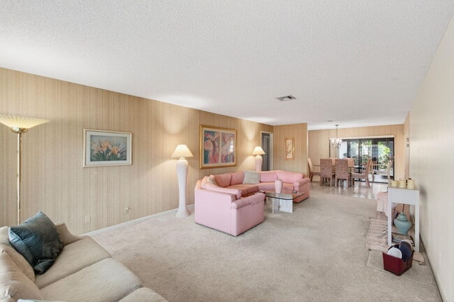 Photo - 10244 Dovewood Ln Unit A