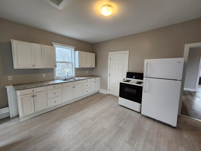 Building Photo - 410 Prince St Unit 410