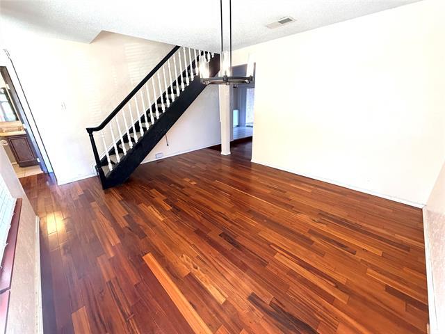 Photo - 2021 Clubview Dr