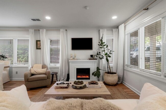 Photo - 3004 Oakmont Blvd