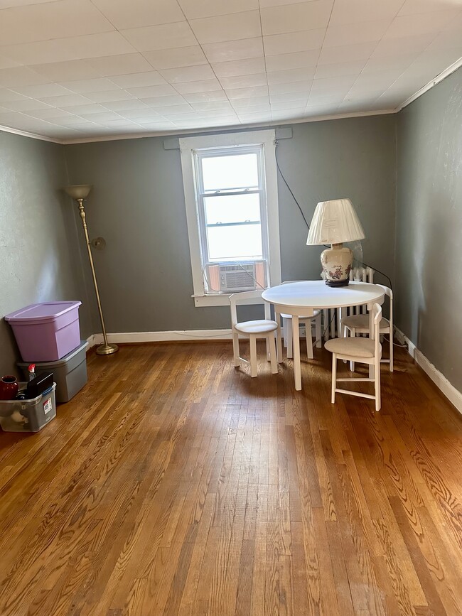 Photo - 1747 Sanderson Ave Unit 2