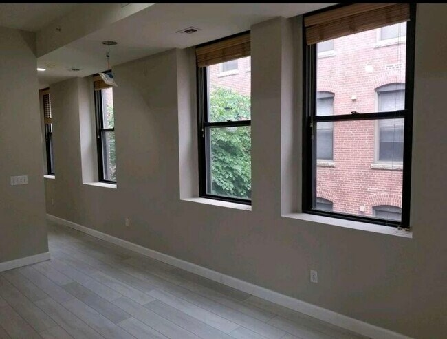 Photo - 1211 Light St Unidad 214 Rental