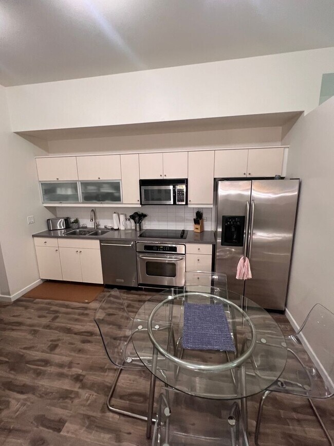 350 W Ash St