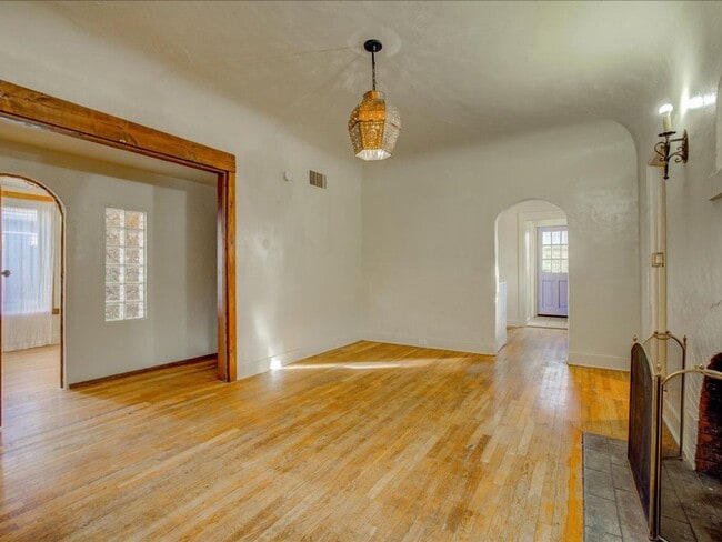 Photo - PRICE REDUCTION!!! ALL UTILITIES INCLUDED!!