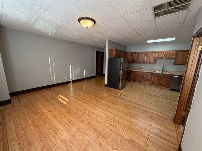 Photo - 5402 S 77th St Unit #8