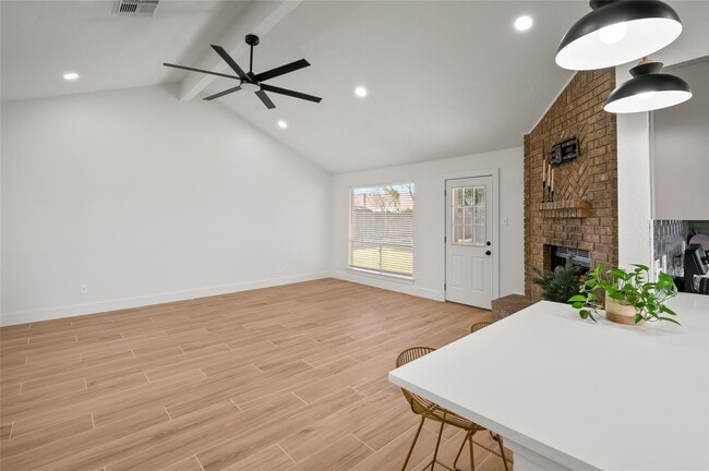 Photo - 303 Knoll Forest Dr