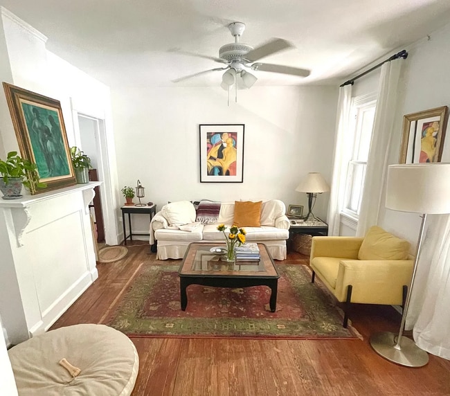 Photo - 105 Caroline St