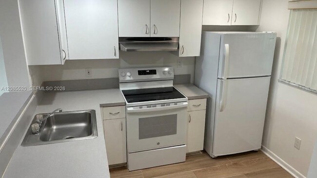 Photo - 10815 SW 112th Ave Unit 311