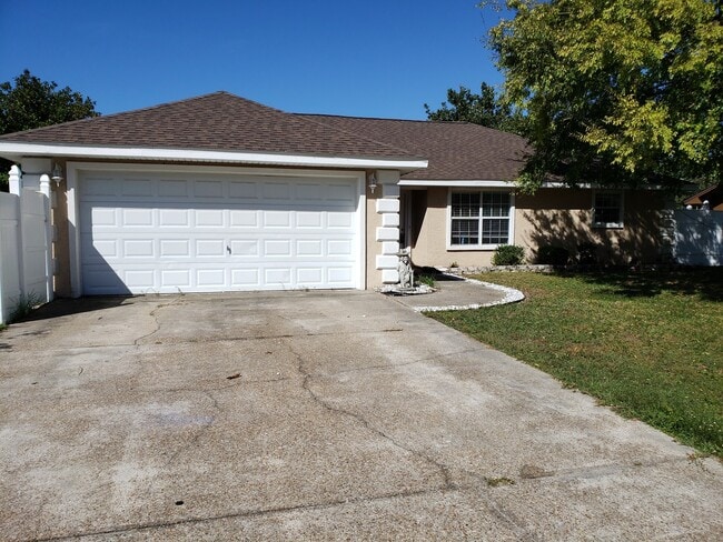 Building Photo - Spacious 2Bed/2Ba Home w/Easy Access to ALL PCB!