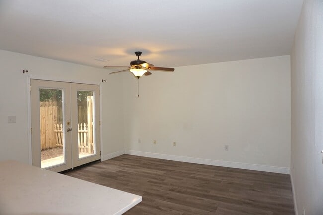 Photo - Two Bedroom Townhome in FWB