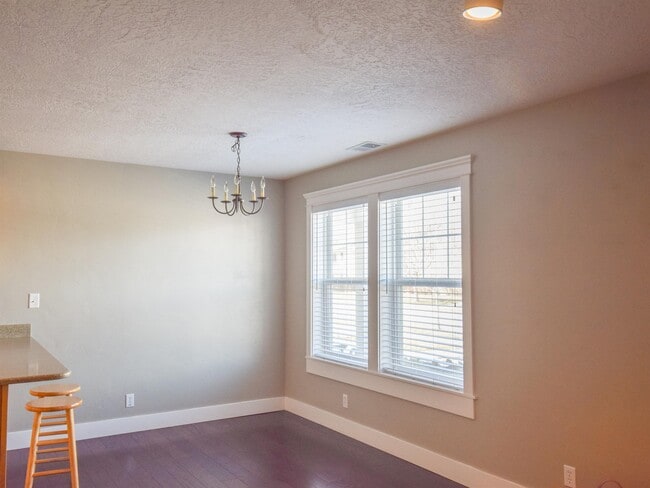 Photo - 225 W 1010 S