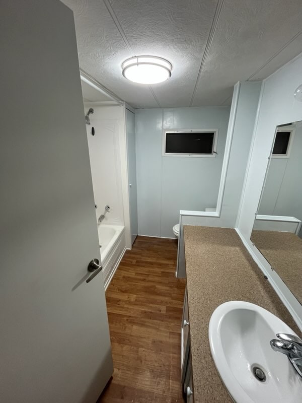 Photo - 504 Alexander Rd