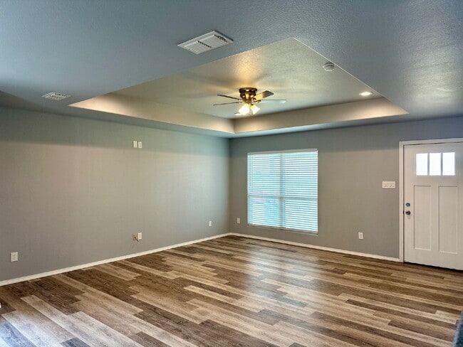 Photo - Move-In Special!