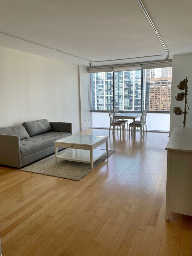 Photo - Luxury 1bed/1bath AVAILABLE in the LOOP