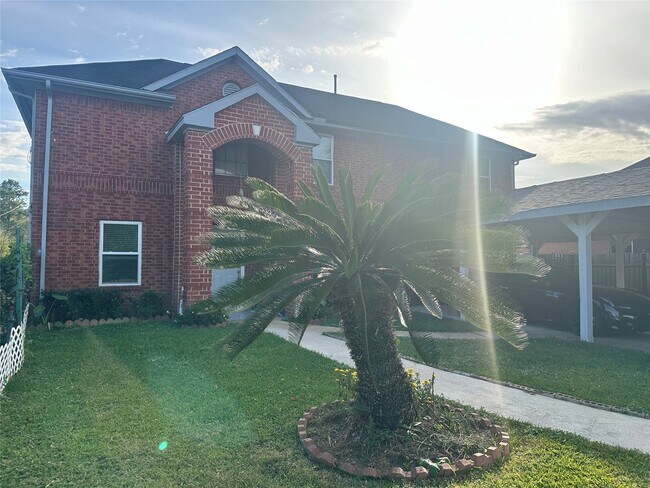 8340 Folkstone Ln