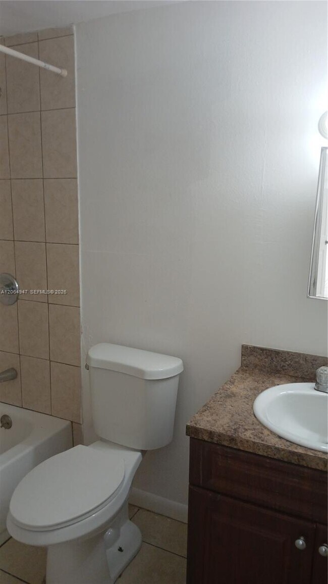 Photo - 3610 NW 21st St Unit 313