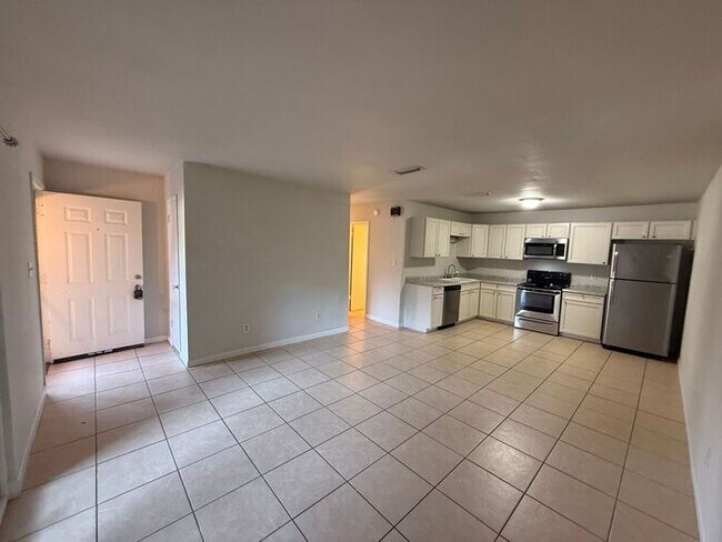 Photo - Gulf Breeze - Greenbriar Estates- 2 bedroom, 1 bathroom - water and lawn care included