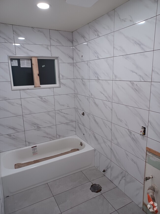 Building Photo - 411 N Vine St Unit B Rental
