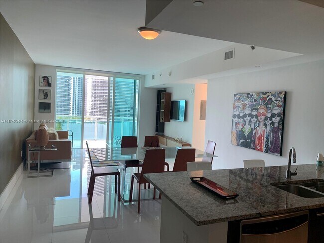 Building Photo - 950 Brickell Bay Dr Unit 1900 Rental