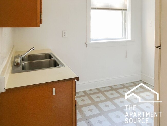 Building Photo - 5059 N Damen Ave Unit 1W