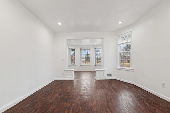 Photo - 1478 Helen St