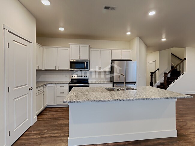 Photo - 1619 194th St E