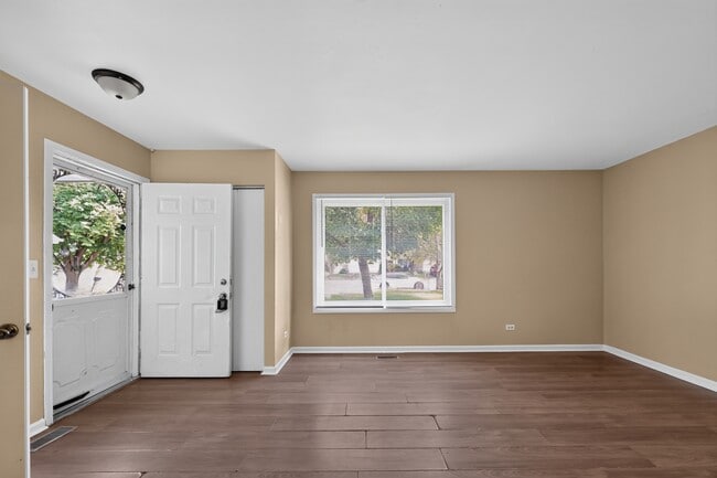 Photo - 1371 Andover Dr