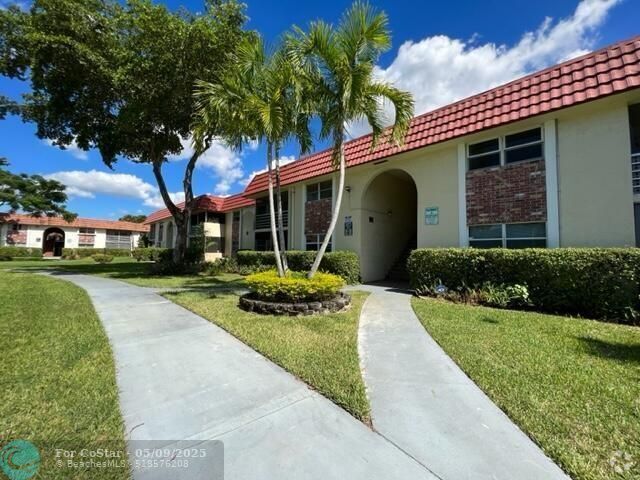 Building Photo - 22775-22766 SW 66th Ave Unit 202 Rental