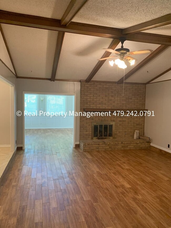 Photo - 9812 Meandering Way