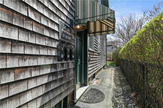 37 Lee Ave Unit 3
