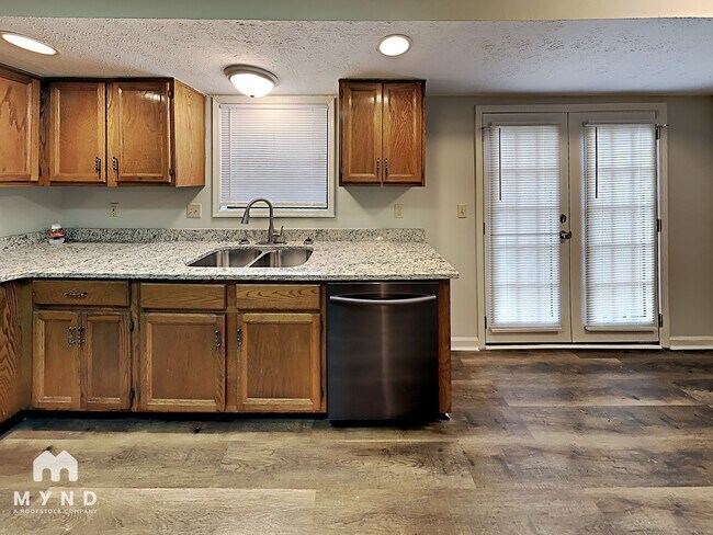 Photo - 4832 Wyndam Dr