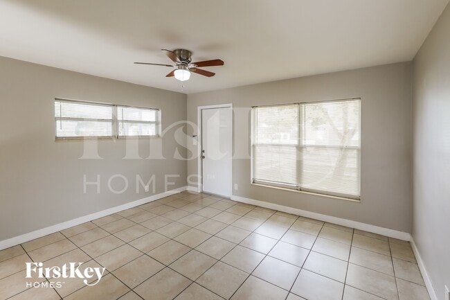 Photo - 210 NW 53rd St