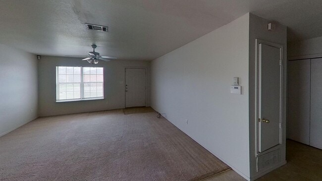 Photo - 305 Creek St Unit B