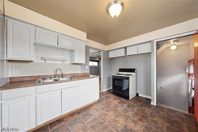 Photo - 12214 Woodward Blvd