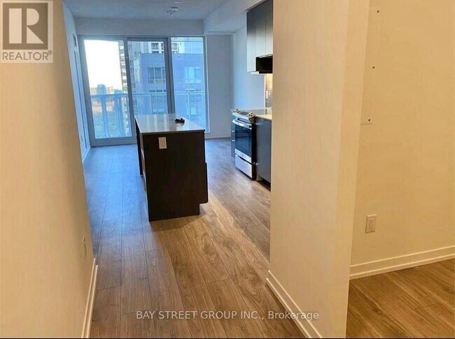 Photo - 4065 Confederation Pkwy Unit 1705