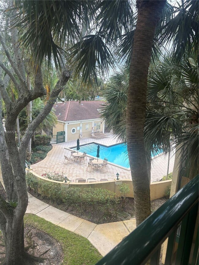 Photo - 875 Riverside Dr Unit 737