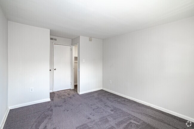 1BR, 1BA - 660SF - Bedroom