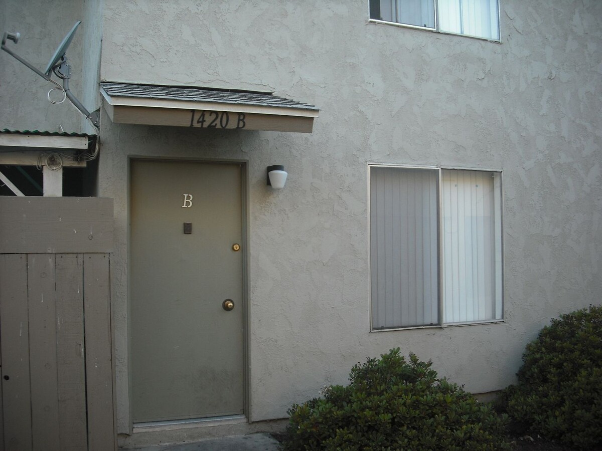 Spacious 2bedroom, 2 bathroom Townhouse w/... - Spacious 2bedroom, 2 bathroom Townhouse w/...