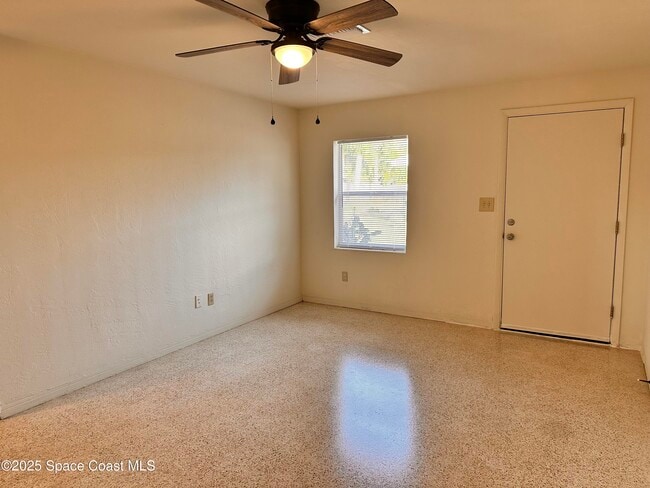 Photo - 140 Niemira Ave