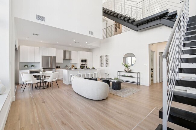 Photo - 1343 4th St Unidad 201