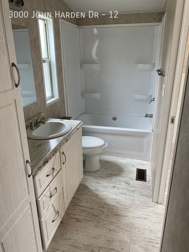 Photo - 3000 John Harden Dr