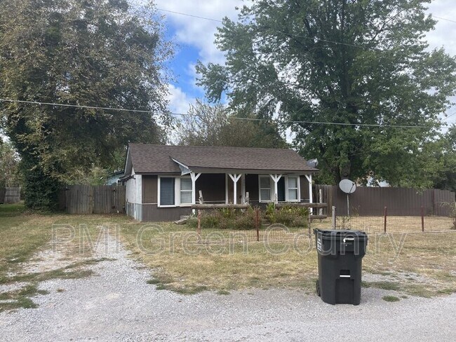 Photo - 209 W Magnolia St House