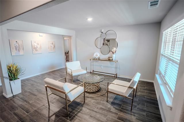 Photo - 404 Eaton Dr